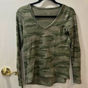 American Eagle Cozy Vneck